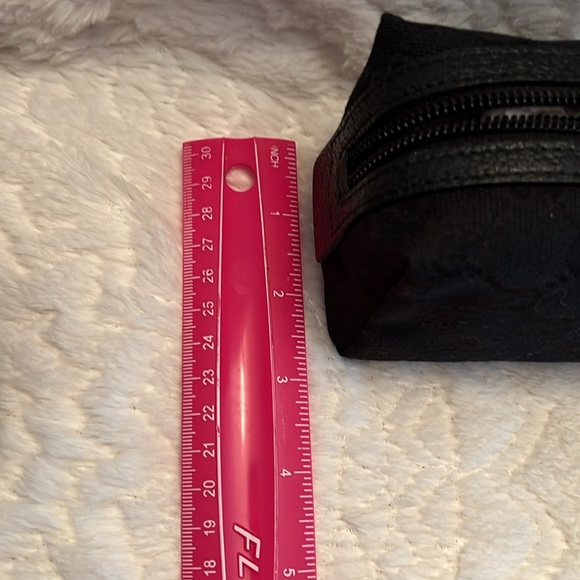 Gucci fabric cosmetic bag with GG monograms. - Picture 5 of 6